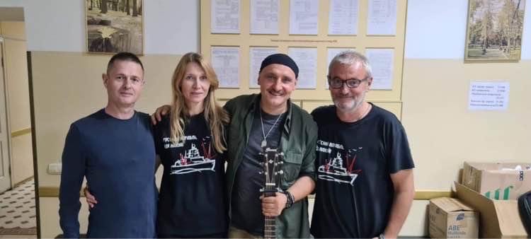 Займи свій метр і копай вглиб: Фома з Мандрів та генпродюсер Ukrainian Fashion Week Володимир Нечипорук - про шанс України, цікавість Заходу, музику, фешн і будні волонтерів 04