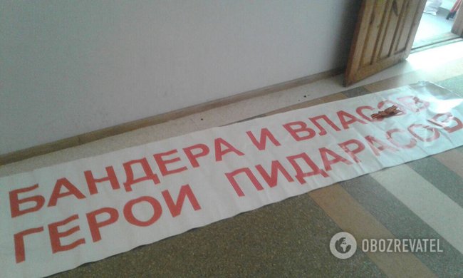 Продовжуючи справу великого жовтня: подробиці обшуків СБУ у Симоненка і КПУ 19