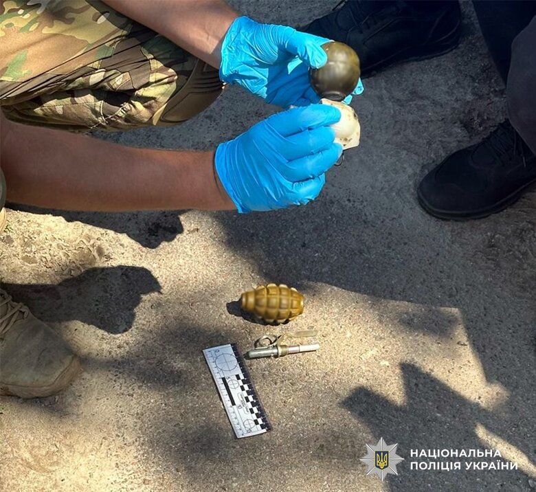 На Житомирщині п’яний чоловік з гранатою погрожував поліції