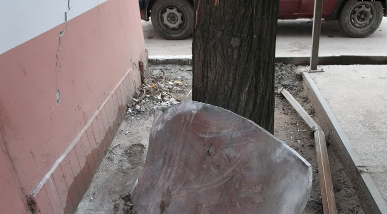 As result of explosion of Russian large landing ship Novocherkassk, pieces of metal was scattered in center of occupied Feodosia 01