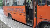 В Донецке учителей на митинг за русский язык привезли на школьных автобусах. ФОТОрепортаж