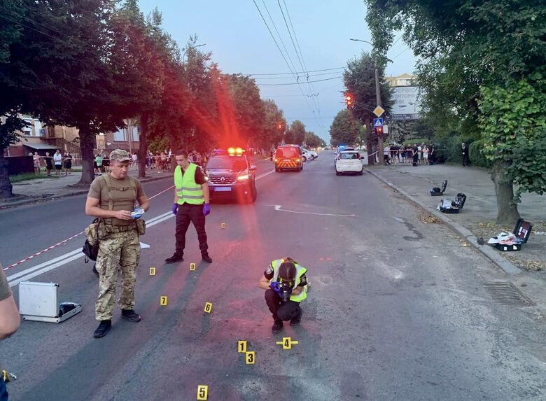 У Луцьку чоловік з вікна авто кинув гранату в людей, є постраждалі