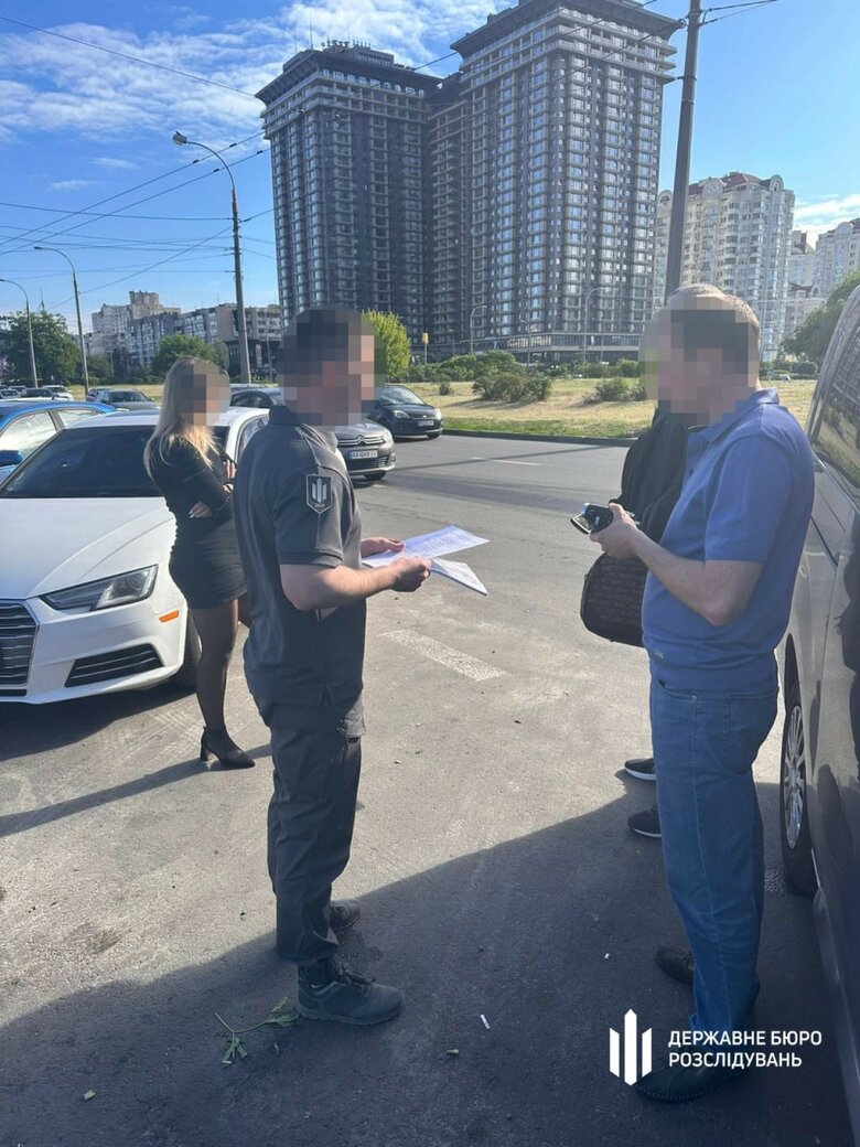 ДБР викрило на Дніпропетровщині схему видалення з баз даних інформації про ухилянтів