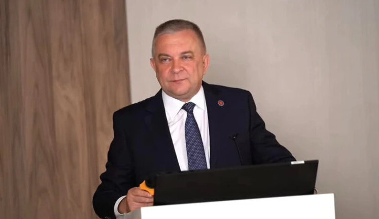 Змушував дружину ветерана купувати ліки:у Вінниці директора кардіоцентру Данильчука звільнили