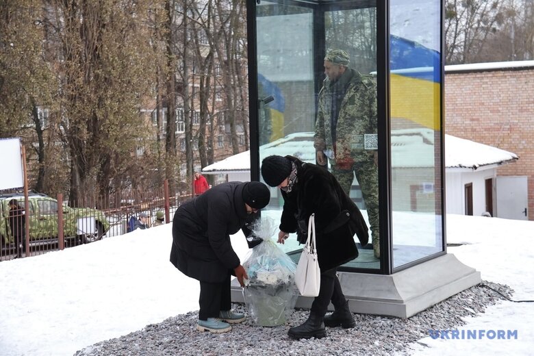 Памятник Герою Украины Александру Мациевскому, расстрелянному оккупантами за слова Слава Украине, открыли в Киеве 06