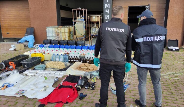 Нацполіція проводить понад 200 обшуків у рамках спецоперації з ліквідації наркобізнесу в Україні. ФОТОрепортаж