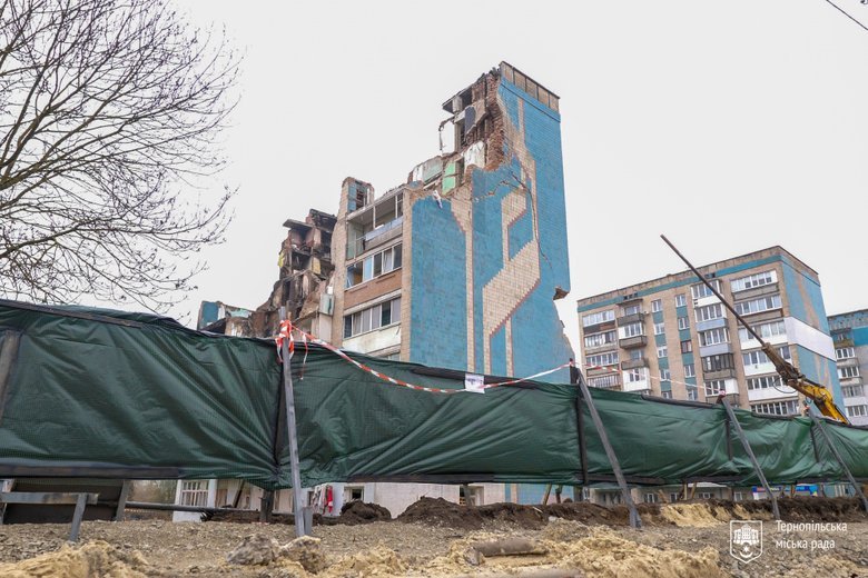 Demolition of a building in Ternopil after the Russian attack