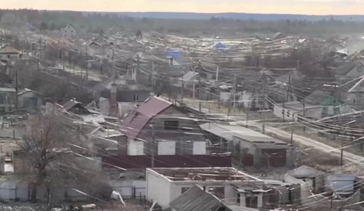 Lyman in Donetsk region blanketed in drone fiber-optic cables like spiderwebs. VIDEO