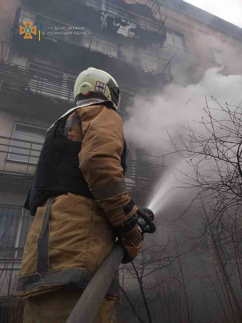 Луганщина тримає оборону. Напружена ситуація в Золотому та Гірському. Нижнє майже знищено, - глава Луганської ОДА Гайдай 05