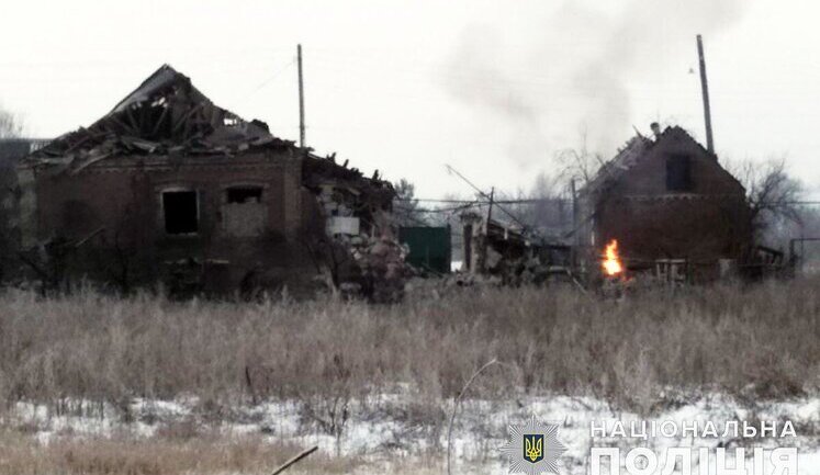 Доба на Донеччині: під ворожим вогнем 8 населених пунктів, один загиблий та троє поранених. ФОТОрепортаж