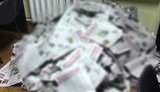 Полиция обнаружила в Ривном более 50 киевлян, раздававших газеты с компроматом на кандидата в мэры. ФОТОрепортаж
