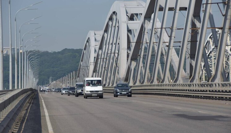 Будівництво тривалістю понад 10 років: У Києві повністю завершили Дарницький міст. ФОТО