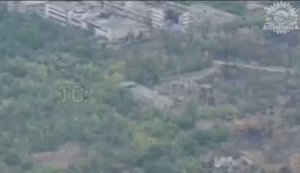 Пилоты МиГ-29 авиабомбами GBU-62 уничтожили здание с личным составом рашистов. ВИДЕО