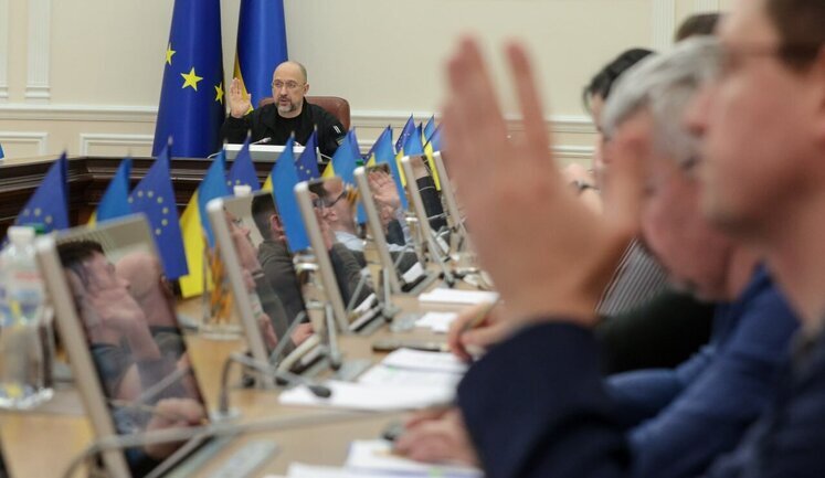 Кабмін схвалив формування резерву працівників для роботи на деокупованих територіях