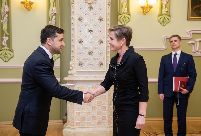 Зеленський прийняв вірчі грамоти у послів 5 держав 03
