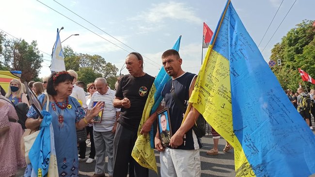 У центрі Києва відбувся Марш захисників України 12