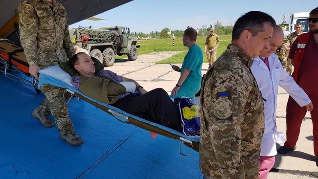 11 поранених військовослужбовців доставлено авіацією в Одесу, четверо з них у реанімації, - волонтер Танцюра 02