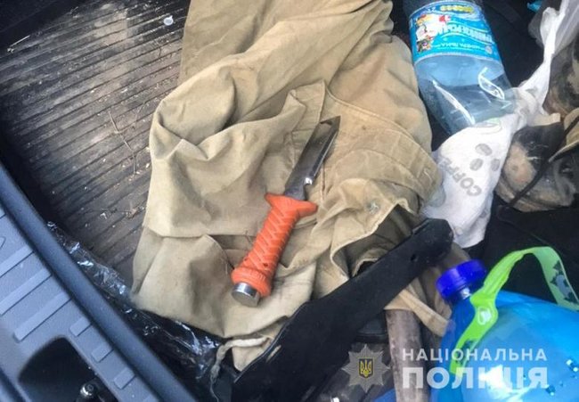 В правительственном квартале задержали мужчину с пистолетом и ножом, - полиция 03