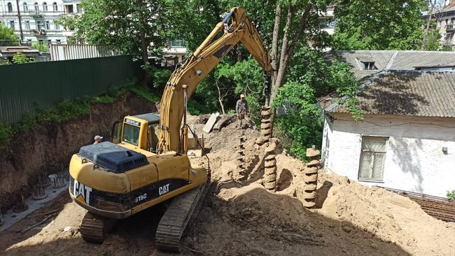 Ні - руйнуванню історичного Києва!: активісти протестують проти забудови маєтку 19 століття в центрі столиці 19