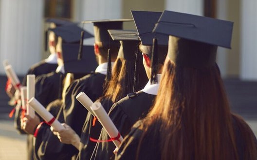 Ціна вищої освіти в Україні злетіла на 60%: де найдорожче вчитися?. ІНФОГРАФІКА