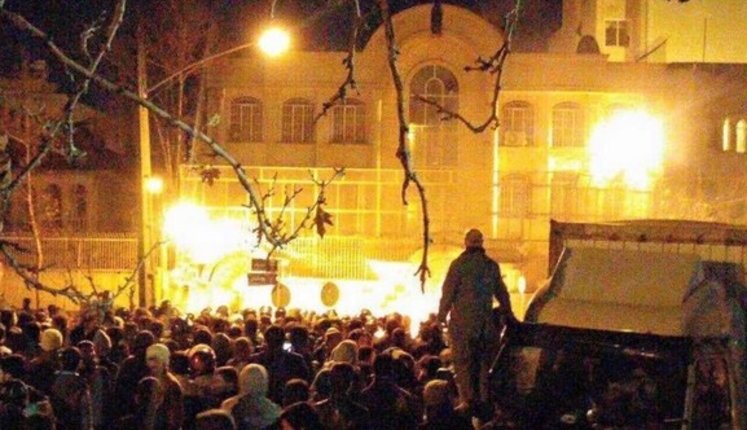 Жители Тегерана устроили погром в посольстве Саудовской Аравии. ВИДЕО+ФОТО