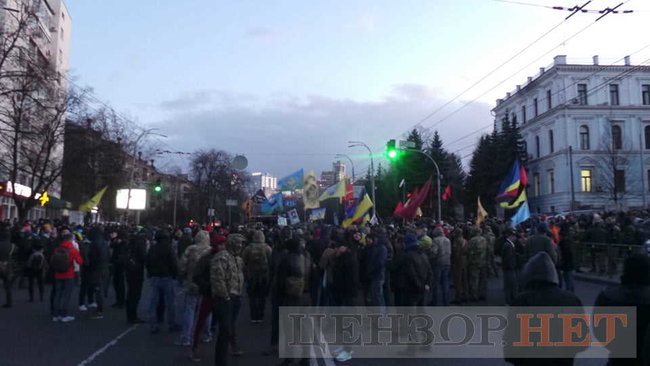 Марш украинских добровольцев проходит в Киеве 06