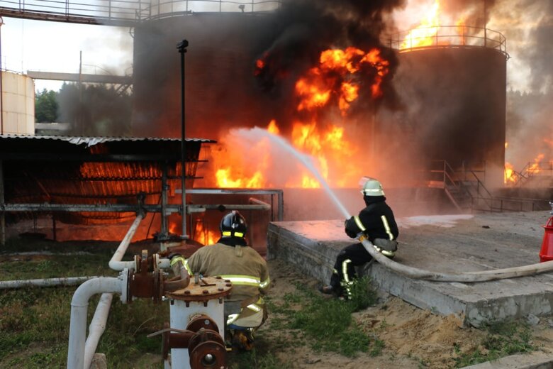 Ruscists destroyed oil refinery in Meref in Kharkiv region 03
