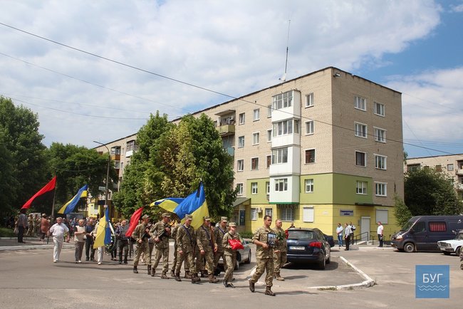С бойцом 14-й ОМБр Олегом Пушкаруком, погибшим 9 мая на Луганщине, простились на Волыни 26