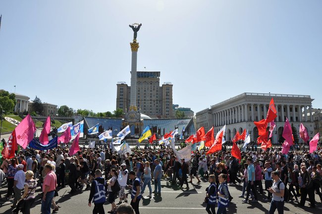 Марш до Дня праці відбувся у центрі Києва 04