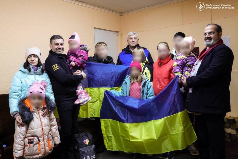 Додому повернулися 11 українських дітей
