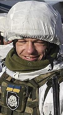 Готовий понести покарання, - десантник вибачився за схожий на знак танкової дивізії СС Мертва голова шеврон на фото з Порошенком 01 Готовий понести покарання, - десантник вибачився за схожий на знак танкової дивізії СС Мертва голова шеврон на фото з Порошенком 01