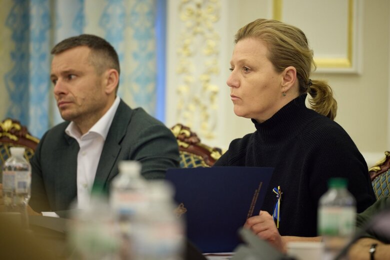 Зеленський провів засідання РНБО: розглядали забезпечення колективної безпеки України 04