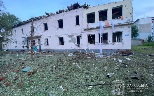 Окупанти завдали удару по Чугуєву: серед постраждалих дитина, пошкоджені будинки та навчальний заклад. ФОТОрепортаж