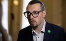 Не знаю ни одного нардепа, на которого бы давили за нежелание поддерживать исключение Лероса из фракции, - "слуга народа" Безгин