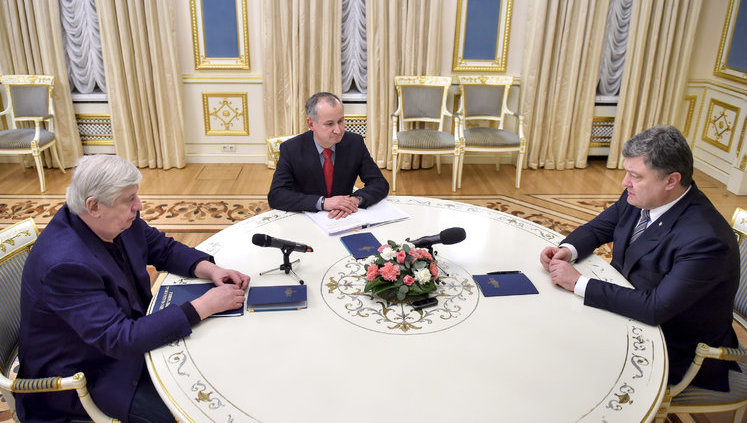 Weaponry used to kill Maidan activists found, SBU and PGO heads report to president. PHOTO