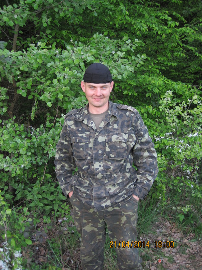 Вдова майора Дениса Лесняка Тетяна Чеснакова: Під час виходу з Дебальцевого Денис узяв виведення дивізіону на себе. Виходили вони з вимкненими фарами, за зірками 05