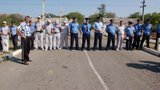 Под Керчью милиция еле остановила селян, которые пытались перекрыть ж/д переезд. ФОТОрепортаж