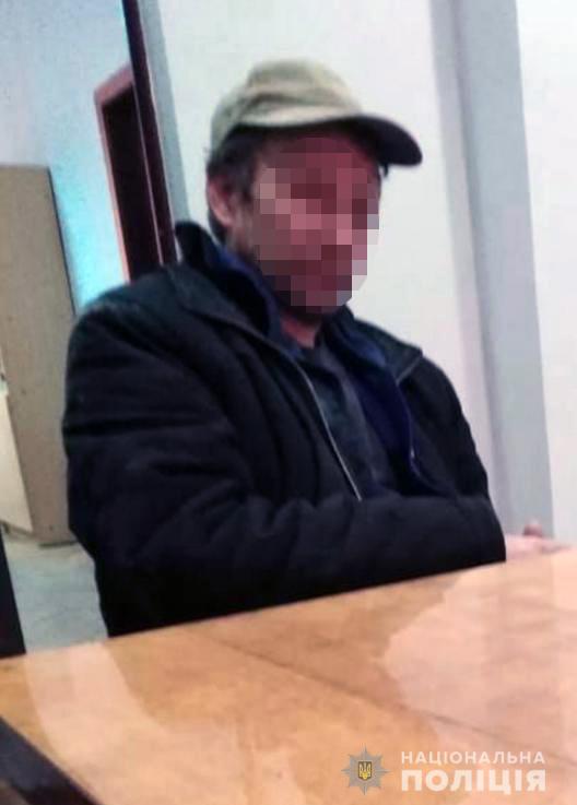 Пьяный киевлянин угрожал взорвать ЖЭК учебной гранатой 01