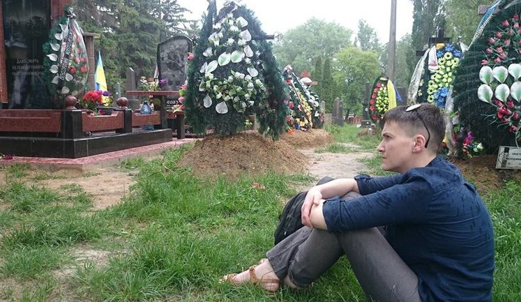 Savchenko visited graves of brothers in arms killed in Donbas. PHOTOS