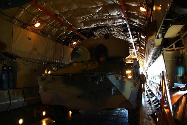 Airborne unit drills loading military hardware onboard IL-76 carrier in Zhytomyr region 04