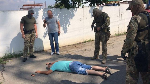 СБУ разоблачила схему поборов за браконьерский вылов рыбы и моллюсков в Одесской области 03