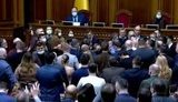 Пропозиція нардепа Лозинського не пускати в Раду працівників NewsOne, "112" і Zik спровокувала конфлікт у сесійній залі. ВIДЕО