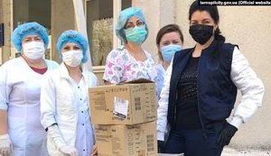 Рада установила доплаты пострадавшим от коронавируса медикам