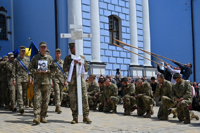 У Києві попрощалися із військовим фотографом Арсеном Федосенком