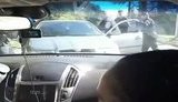"В лоб едь! Е-мое, сейчас ударит, Паша!" - во Львове чемпион мира по стрельбе Коростылев помог полицейским задержать водителя, сбившего пешехода. ВИДЕО