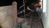 В Мариуполе автомобиль на скорости влетел в окно жилого дома. ФОТОрепортаж