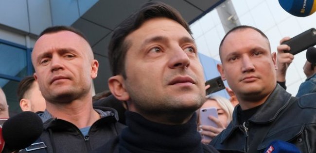 Кого Владимир Зеленский должен наградить знаком Национальная легенда Украины, кроме себя и Лысого? 03