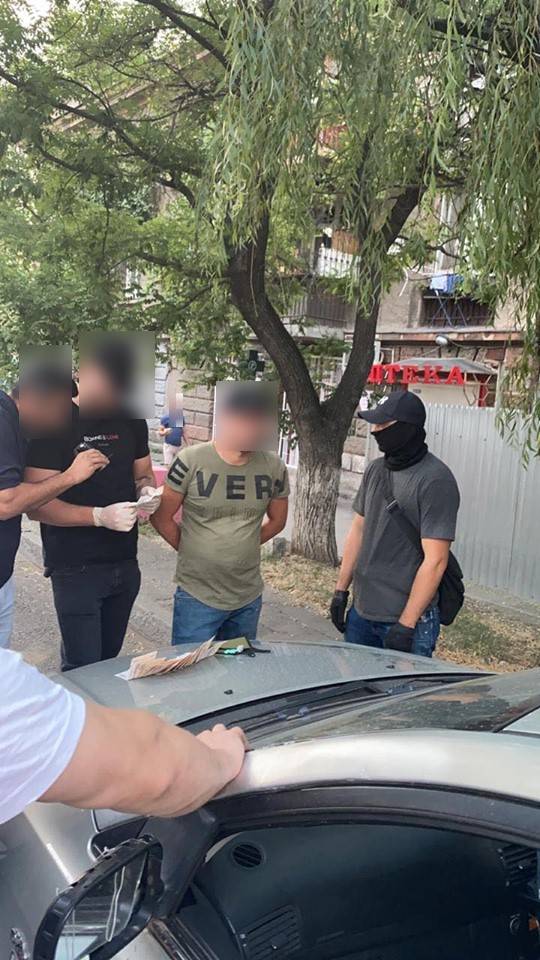 Задержан одессит, изготовлявший фальшивые деньги номиналом 500 и 200 грн, - прокуратура 01