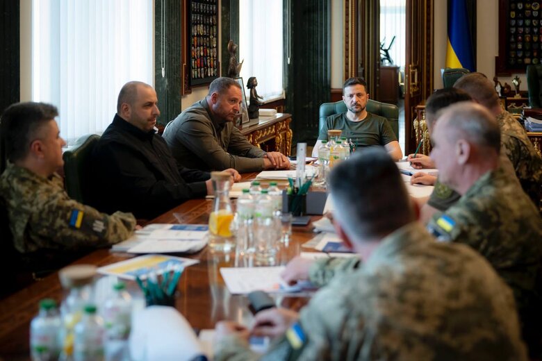 Зеленский провел совещание