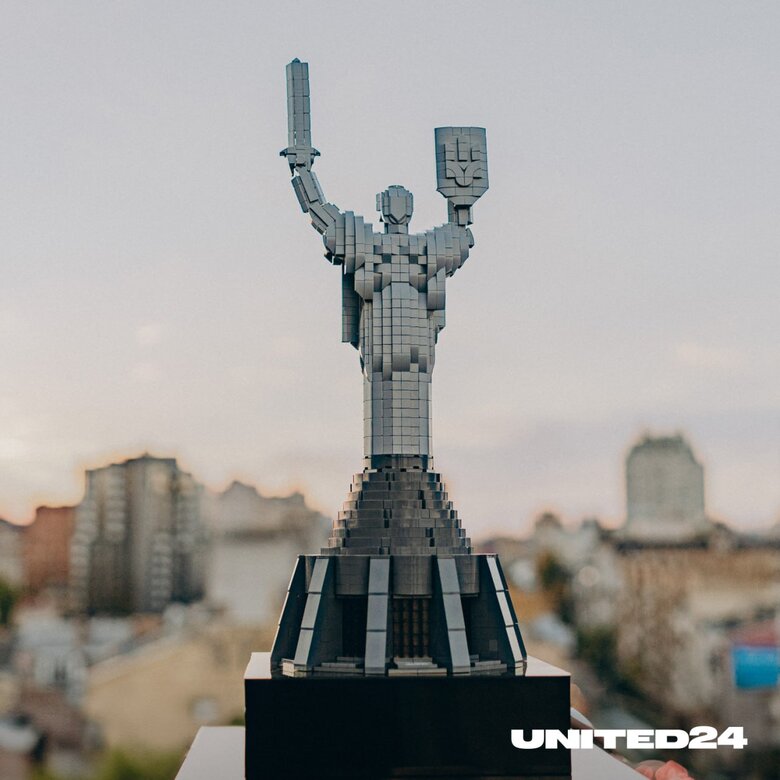 Украина-мать, мариупольская водонапорная башня и Ласточкино гнездо: LEGO-художники создадут уникальные конструкторы, посвященные Украине 01